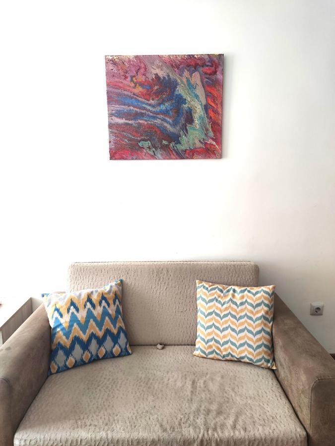 Loftik Apartments Shevchenko Street Алма Ата Екстериор снимка